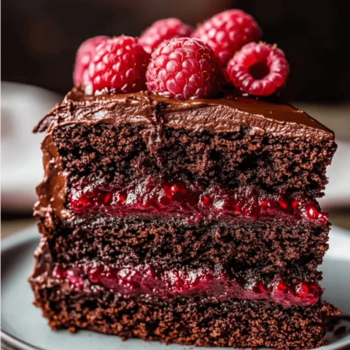 How to Make a Rich & Moist Chocolate Raspberry Cake in 7 Easy Steps